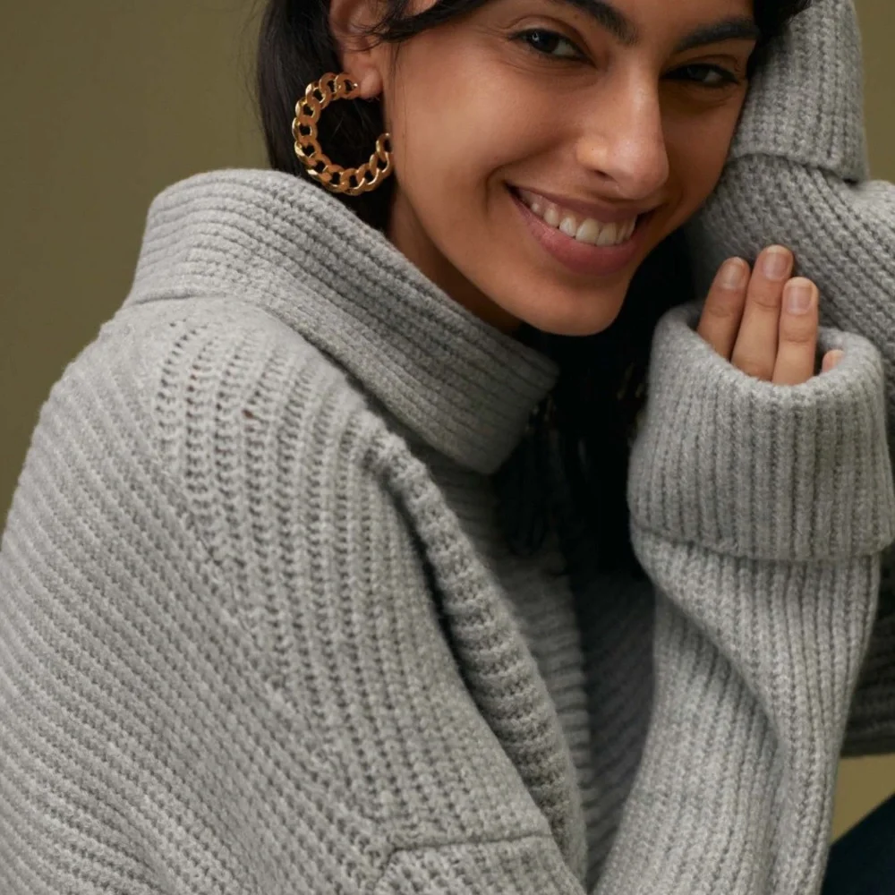 NWT Anthropologie Soft Cowl Neck Sweater. Size Medium. Gray color. - Picture 3 of 8